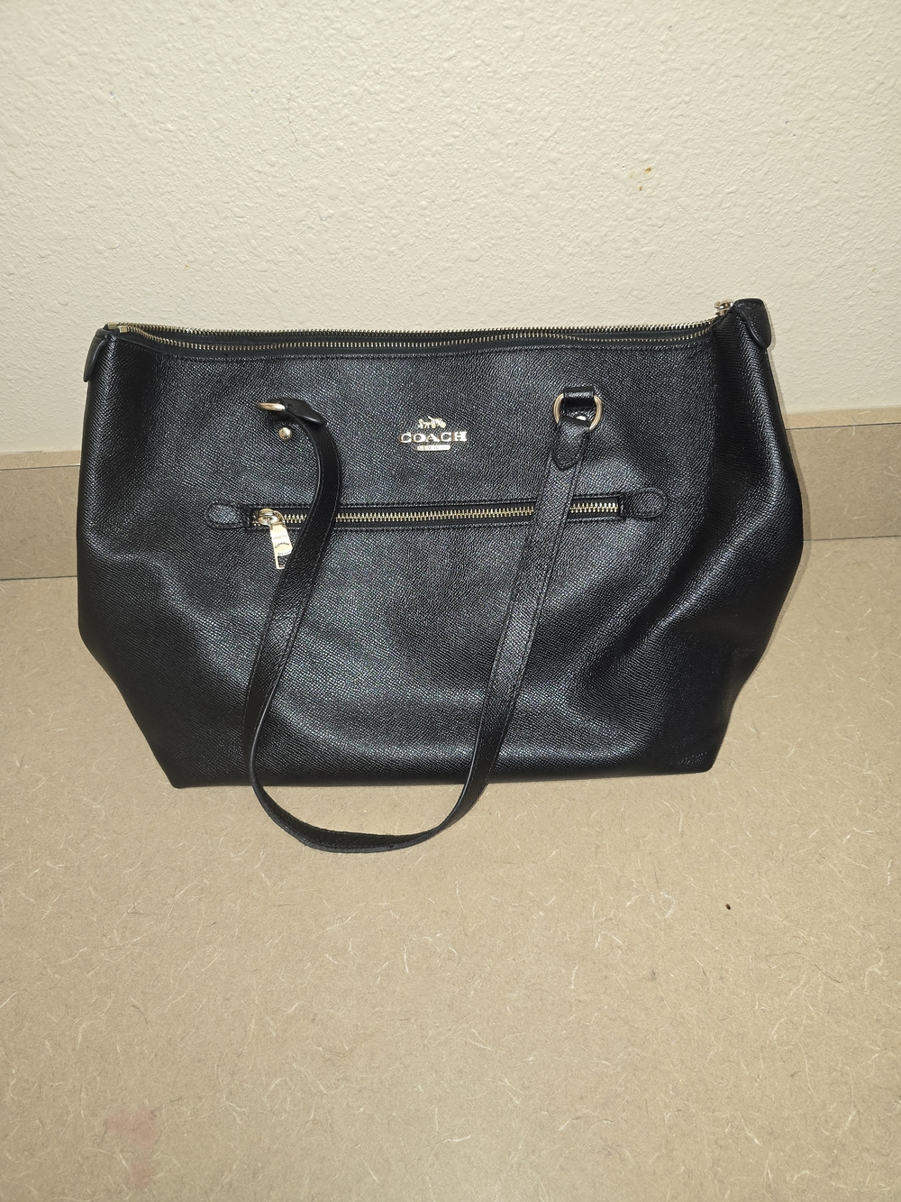 COACH Black Leather Tote Bag with Exterior Zip Pocket